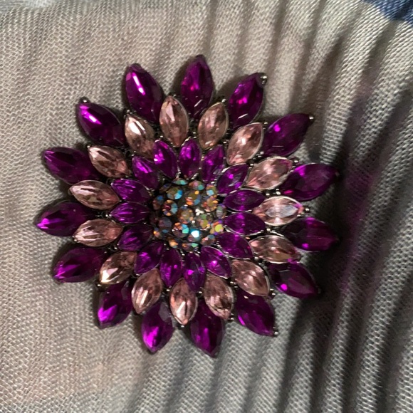 Set of 4 of brooches 3 flower brooches and 1 butterfly with beautiful stones - Picture 5 of 5